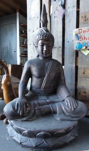 Buddha - Sitting - hands on knees